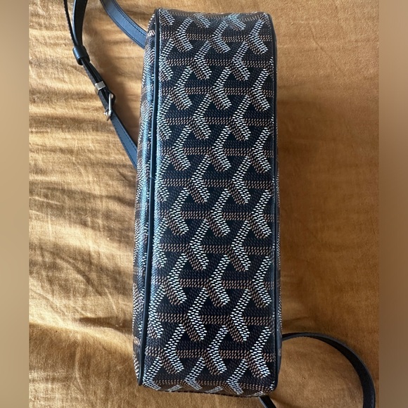 Goyard Cap Vert Crossbody Bag Black - Picture 7 of 12